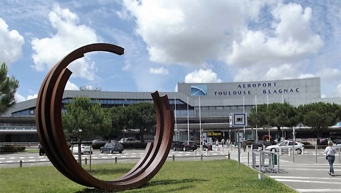 TLS facade sculpture