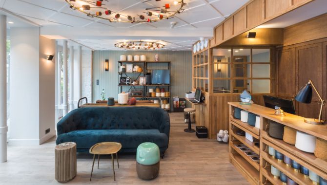Lyon Silky salon