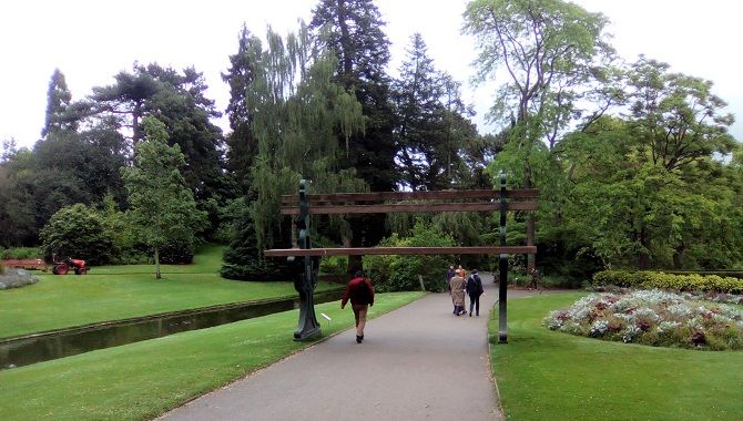Nantes jardin des plantes banc geant