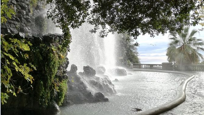 Nice cascade chateau