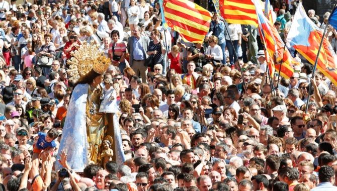 Valence procession de la Vierge