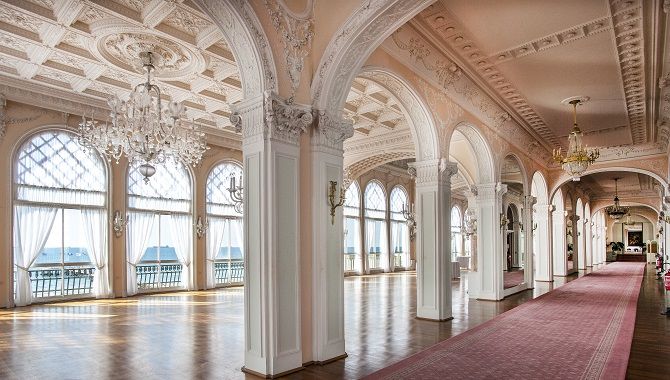 Venise Excelsior salle Stucchi