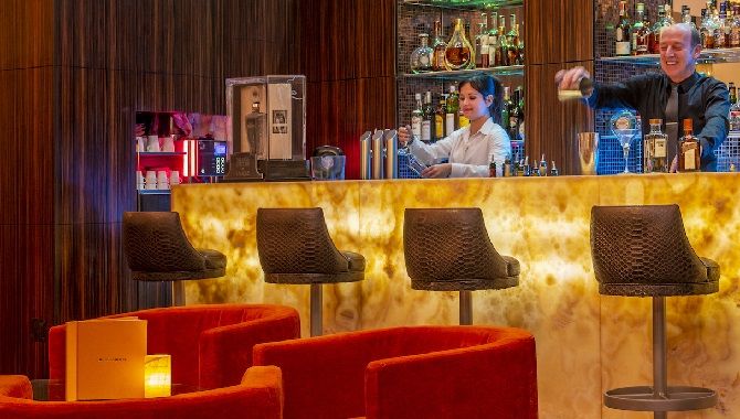 Cannes Grand Hotel bar Le Cercle