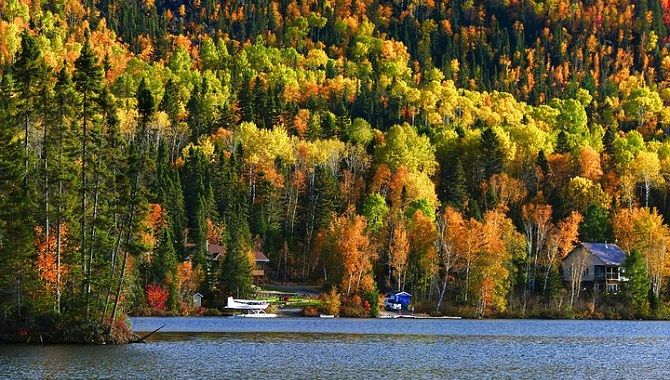 Aya Voyages Canada automne