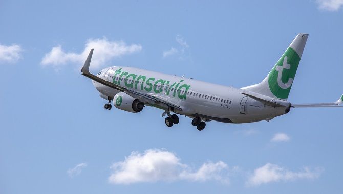 Transavia B737NG take off