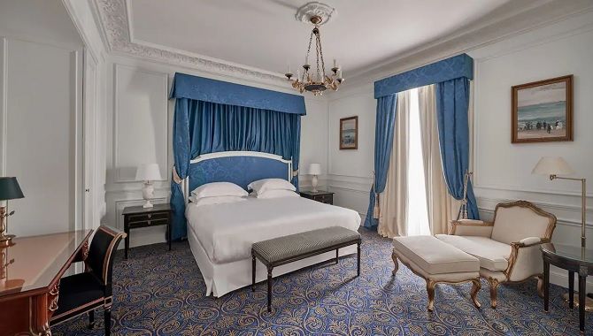 Biarritz Hotel du Palais suite